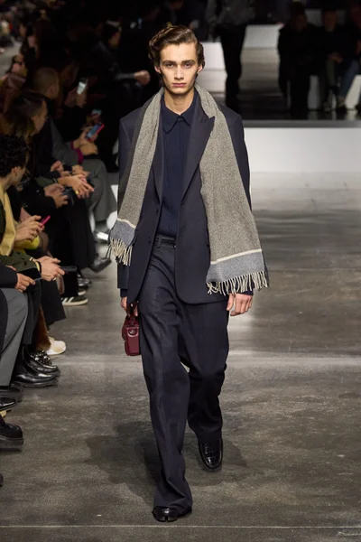 Look 40